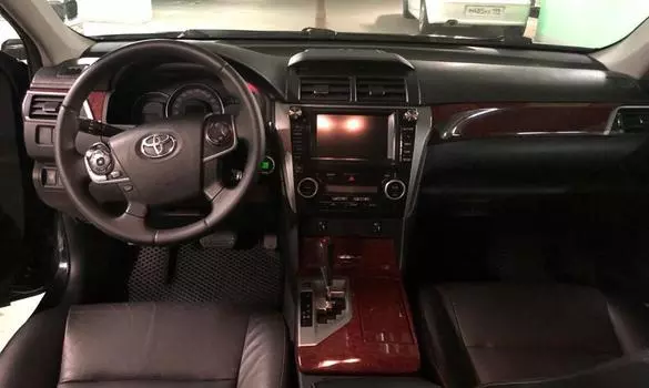 Автомобиль Toyota Camry (2012) 5 фотография
