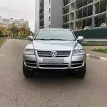 Автомобиль Volkswagen Touareg 4 фотография
