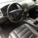 Автомобиль Volkswagen Touareg 6 фотография