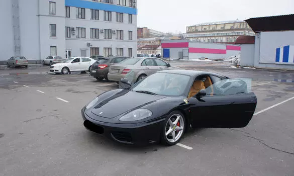 Автомобиль Ferrari 360 Modena