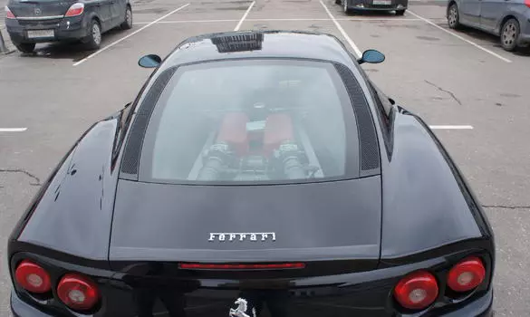 Автомобиль Ferrari 360 Modena 5 фотография